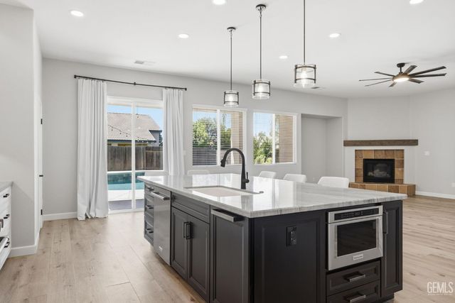 10819 Cypress Falls Avenue, Bakersfield, CA 93312
