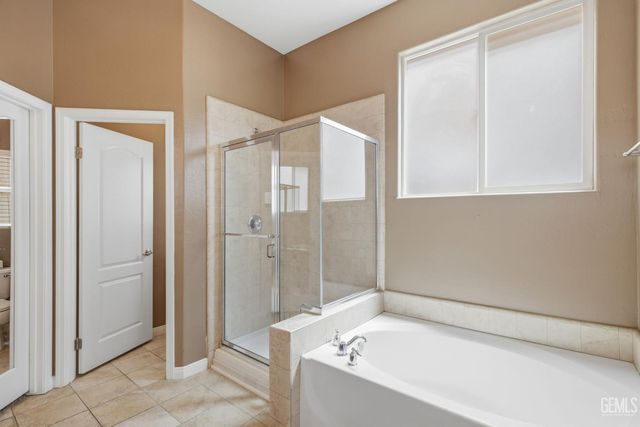 10819 Cypress Falls Avenue, Bakersfield, CA 93312