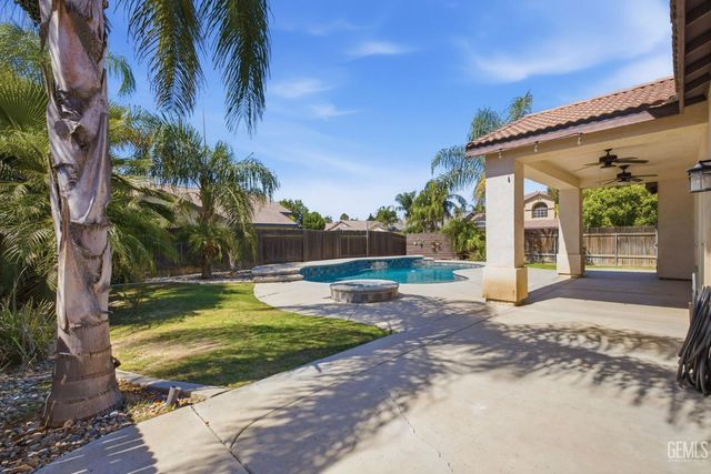 10819 Cypress Falls Avenue, Bakersfield, CA 93312