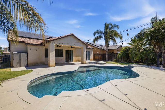 10819 Cypress Falls Avenue, Bakersfield, CA 93312