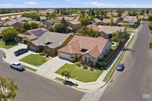 10819 Cypress Falls Avenue, Bakersfield, CA 93312