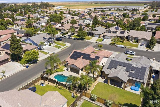 10819 Cypress Falls Avenue, Bakersfield, CA 93312
