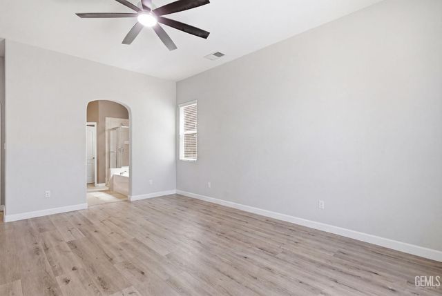 10819 Cypress Falls Avenue, Bakersfield, CA 93312