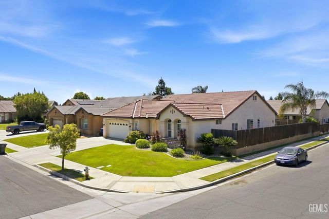 10819 Cypress Falls Avenue, Bakersfield, CA 93312