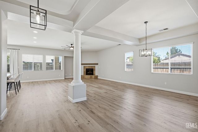 10819 Cypress Falls Avenue, Bakersfield, CA 93312
