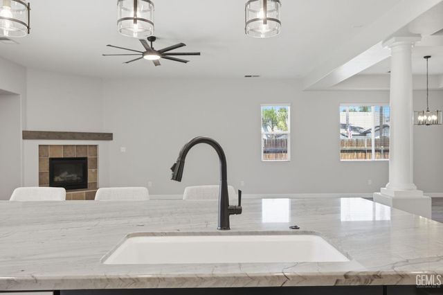 10819 Cypress Falls Avenue, Bakersfield, CA 93312