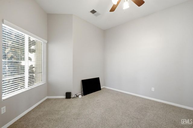 10819 Cypress Falls Avenue, Bakersfield, CA 93312