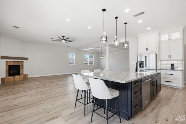 10819 Cypress Falls Avenue, Bakersfield, CA 93312
