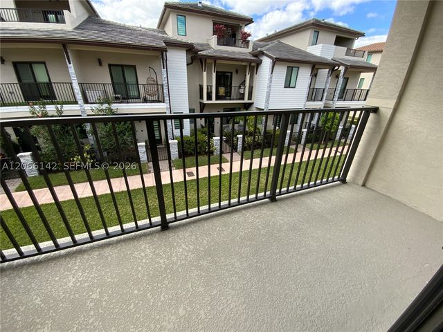4683 NW 83rd Path, Doral, FL 33166