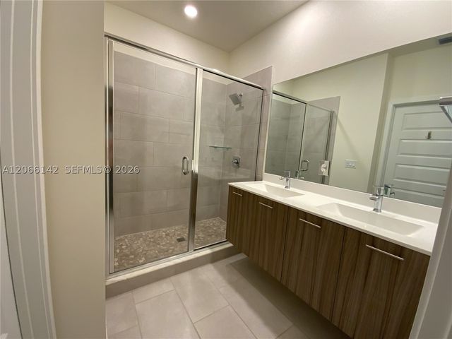 4683 NW 83rd Path, Doral, FL 33166