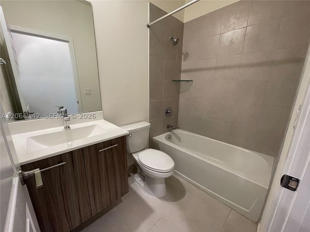 4683 NW 83rd Path, Doral, FL 33166