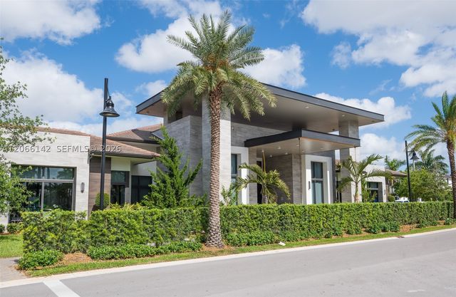 4683 NW 83rd Path, Doral, FL 33166