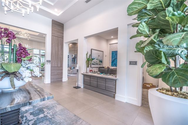 4683 NW 83rd Path, Doral, FL 33166