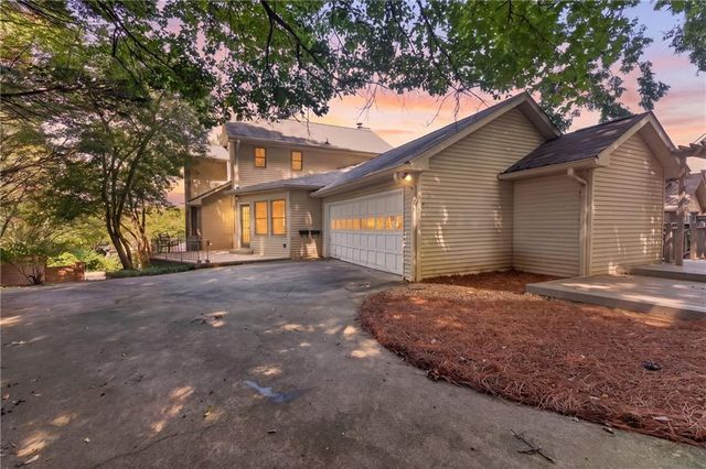 907 Heritage Hills, Decatur, GA 30033