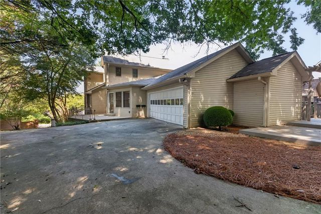 907 Heritage Hills, Decatur, GA 30033