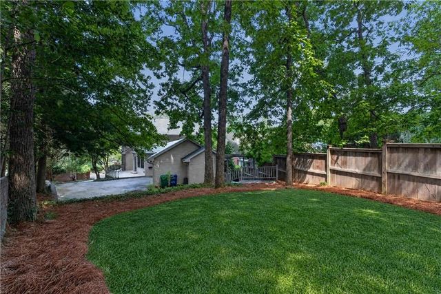 907 Heritage Hills, Decatur, GA 30033