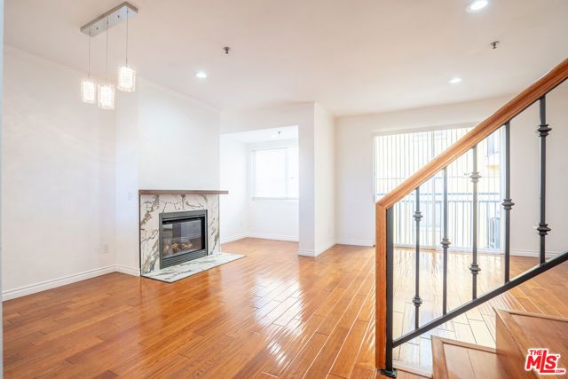 1030 S Norton Avenue 6, Los Angeles, CA 90019