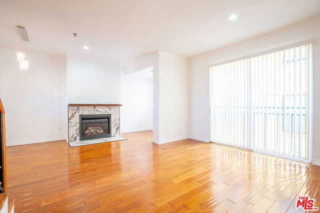 1030 S Norton Avenue 6, Los Angeles, CA 90019