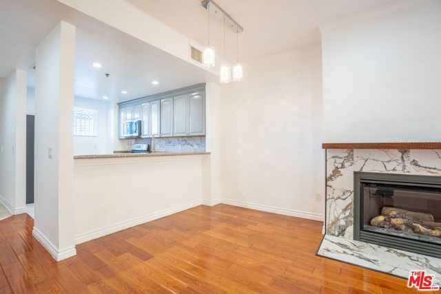 1030 S Norton Avenue 6, Los Angeles, CA 90019