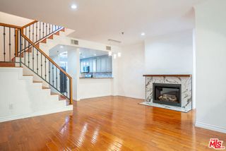 1030 S Norton Avenue 6, Los Angeles, CA 90019