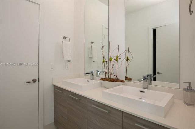 1300 S Miami Ave PH4906, Miami, FL 33130