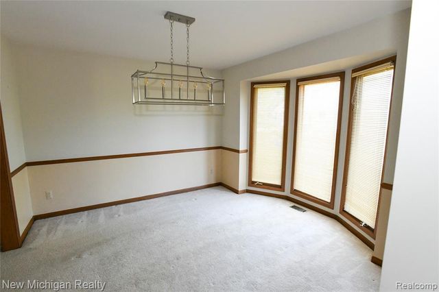 22200 Heatheridge, Farmington, MI 48167