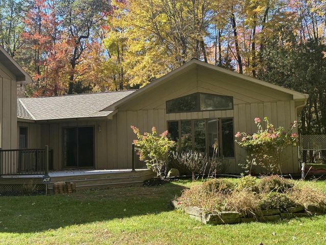 450 Marnie Lane, Peshtigo, WI 54157