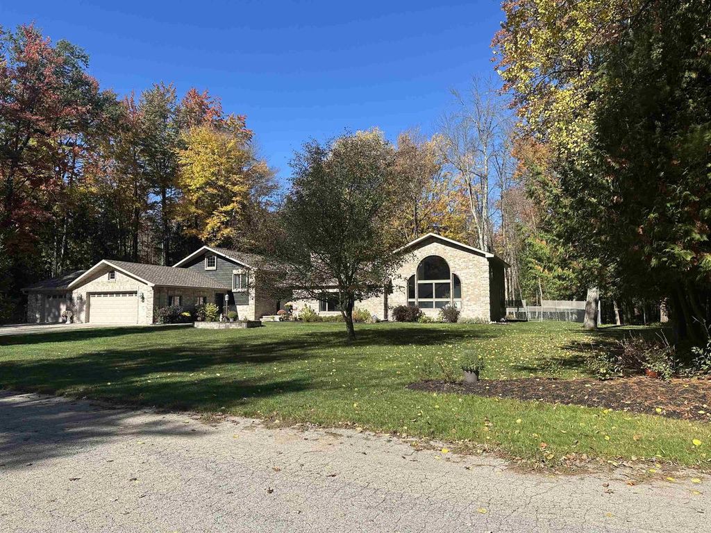450 Marnie Lane, Peshtigo, WI 54157