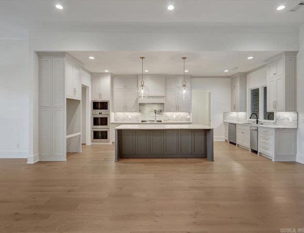 217 Gardens Gate Circle, Hot Springs, AR 71913