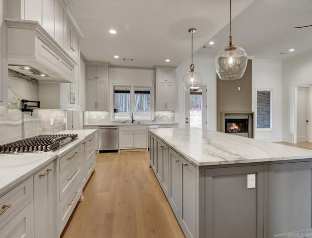 217 Gardens Gate Circle, Hot Springs, AR 71913