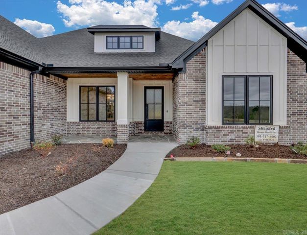 217 Gardens Gate Circle, Hot Springs, AR 71913