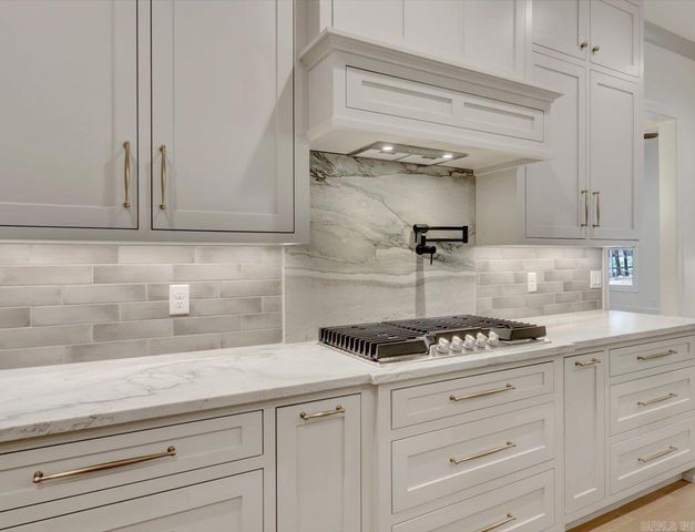 217 Gardens Gate Circle, Hot Springs, AR 71913