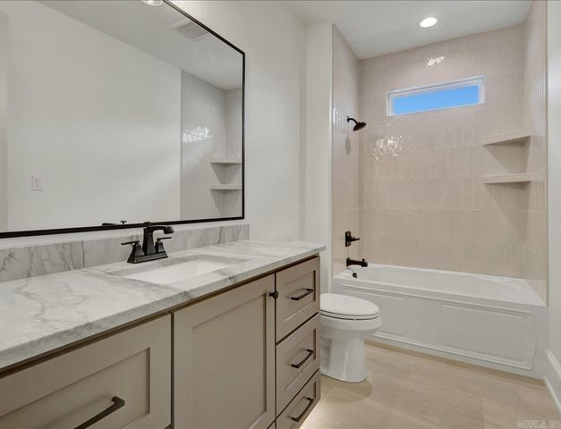 217 Gardens Gate Circle, Hot Springs, AR 71913