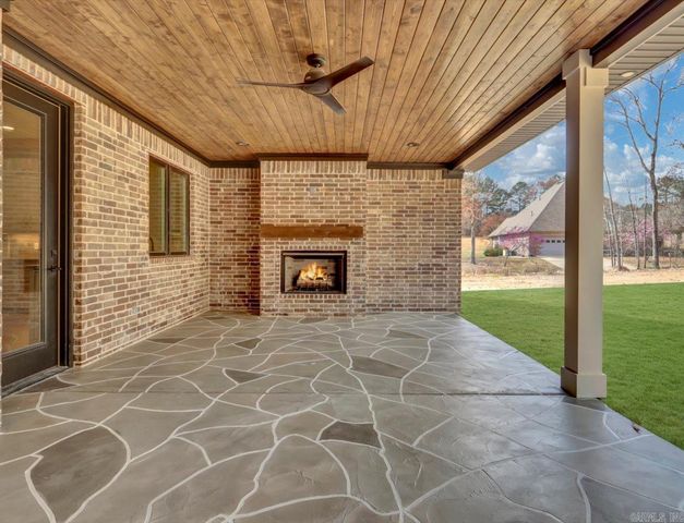 217 Gardens Gate Circle, Hot Springs, AR 71913