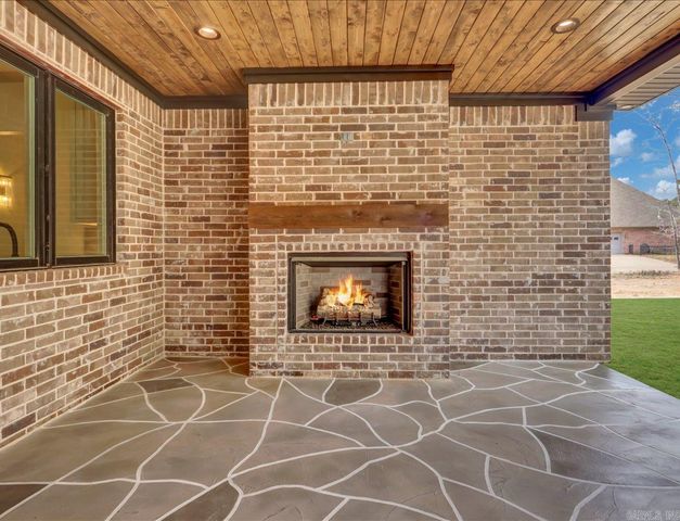 217 Gardens Gate Circle, Hot Springs, AR 71913