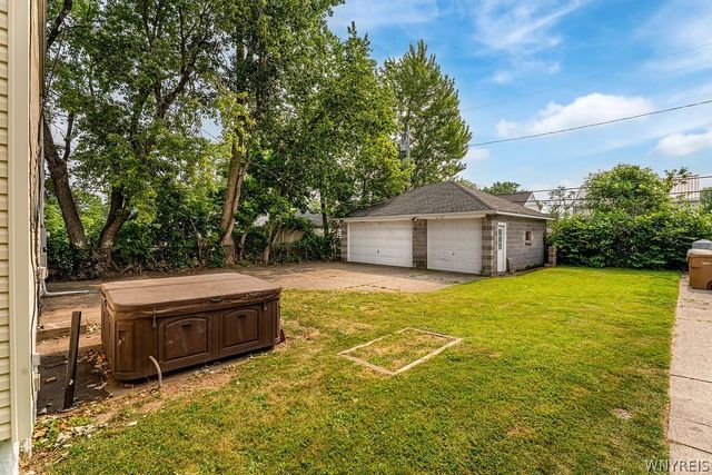 981 Beach Road, Cheektowaga, NY 14225