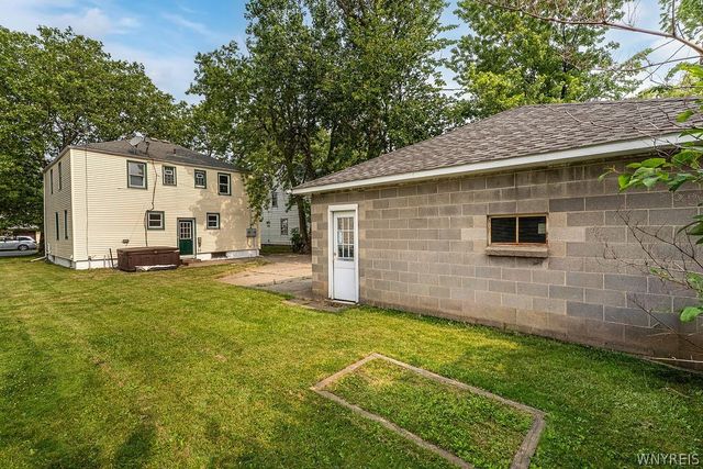 981 Beach Road, Cheektowaga, NY 14225