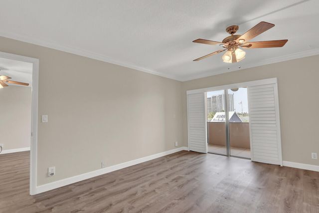 1036 US-1 221, North Palm Beach, FL 33408