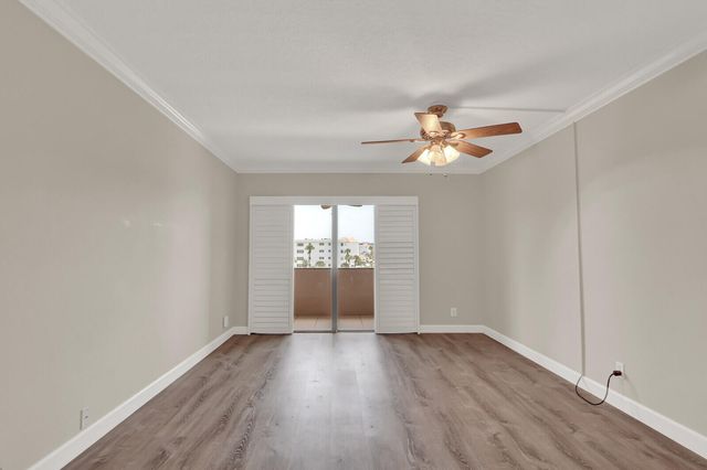 1036 US-1 221, North Palm Beach, FL 33408