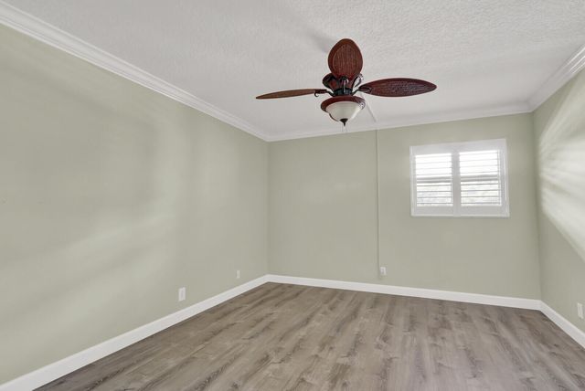 1036 US-1 221, North Palm Beach, FL 33408