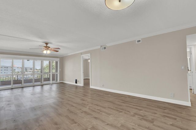 1036 US-1 221, North Palm Beach, FL 33408