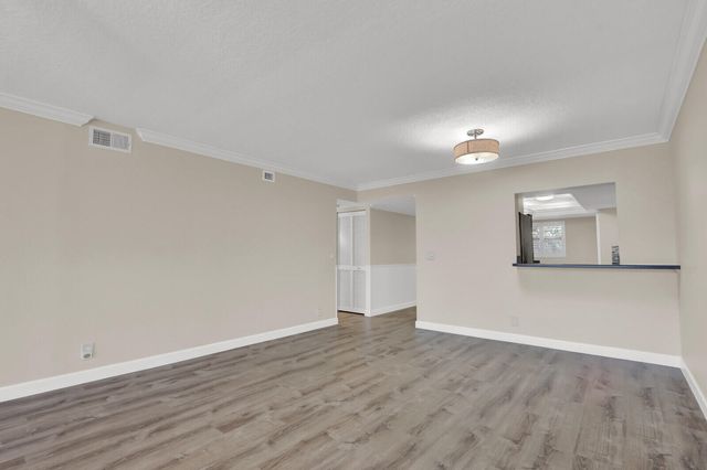 1036 US-1 221, North Palm Beach, FL 33408