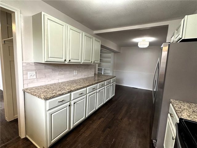 406 Melrose Street, Liberty, MO 64068