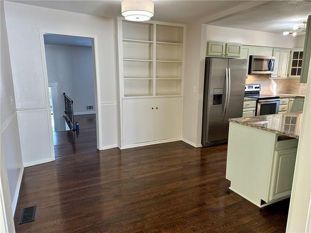 406 Melrose Street, Liberty, MO 64068