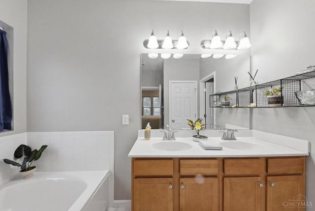 966 London Court, Union Twp, OH 45245