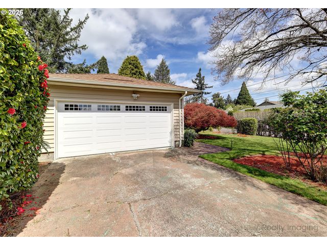 415 Ne 116TH Pl, Portland, OR 97220