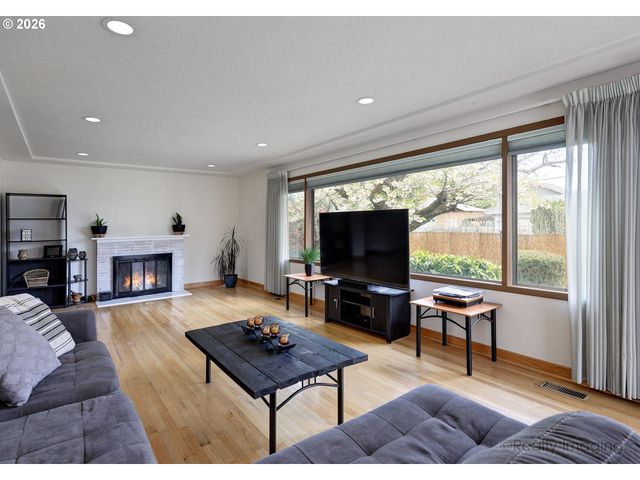 415 Ne 116TH Pl, Portland, OR 97220