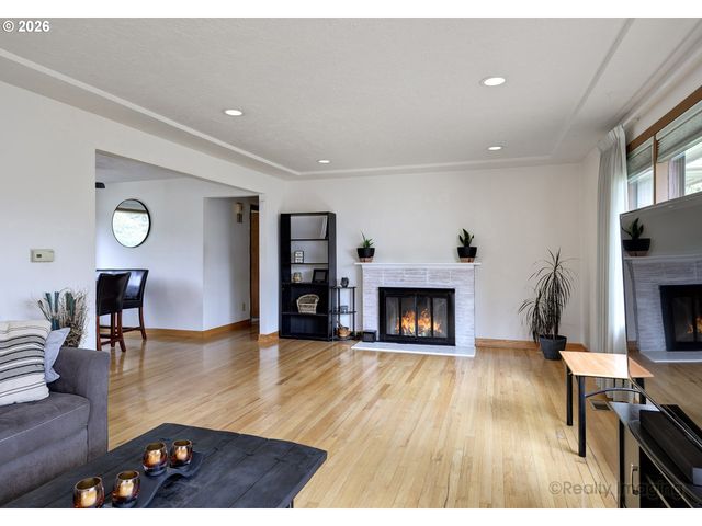 415 Ne 116TH Pl, Portland, OR 97220