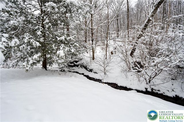 6838 Lime Kiln Road, Washington Twp, PA 18080