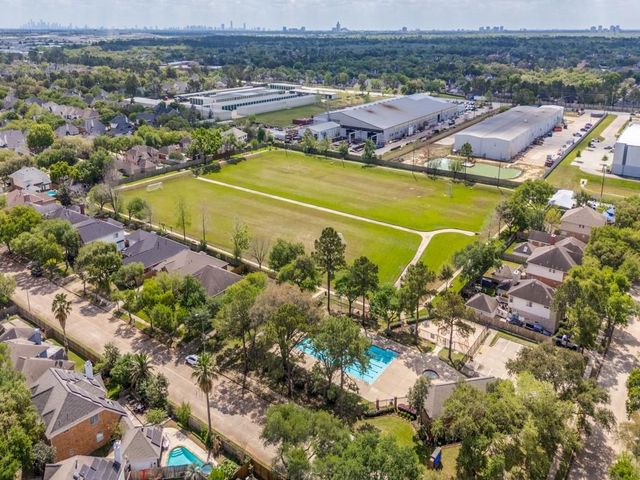 12910 Fox Brush Lane, Houston, TX 77041